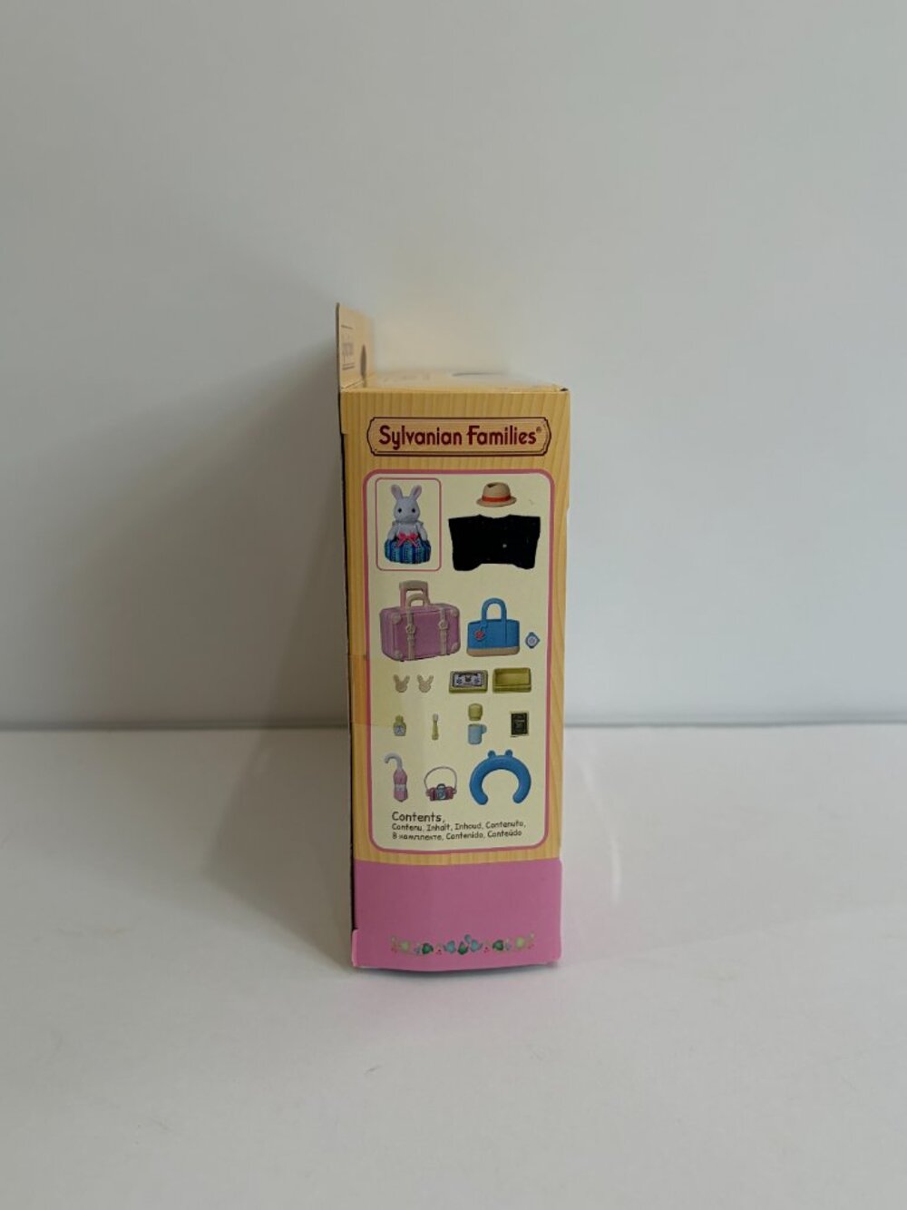 Calico Critters Snow Rabbit Mother Weekend Travel Set Sylvanian Families - Picture 4 of 5